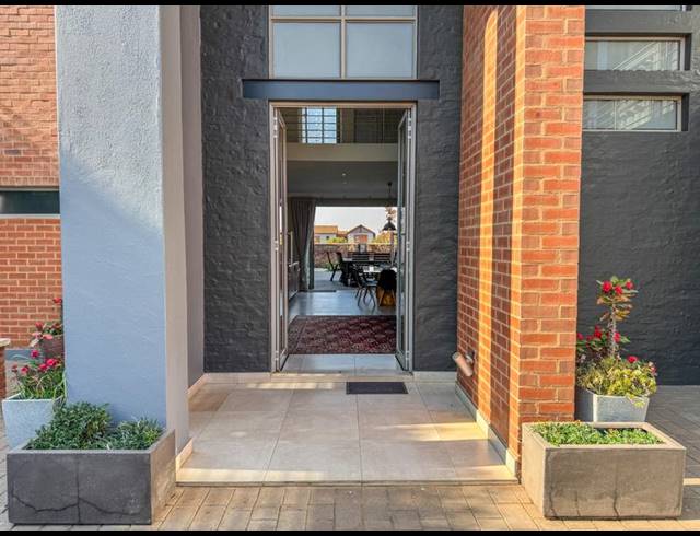 4 BEDROOM HOUSE FOR SALE IN MIDSTREAM RIDGE